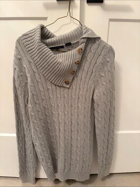 JEANNE PIERRE Light Gray Cable-Knit Button Collar Sweater